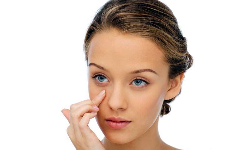 نکات طلایی در مورد پرکننده های زیر چشم-https://dermatologyclinic.ir
