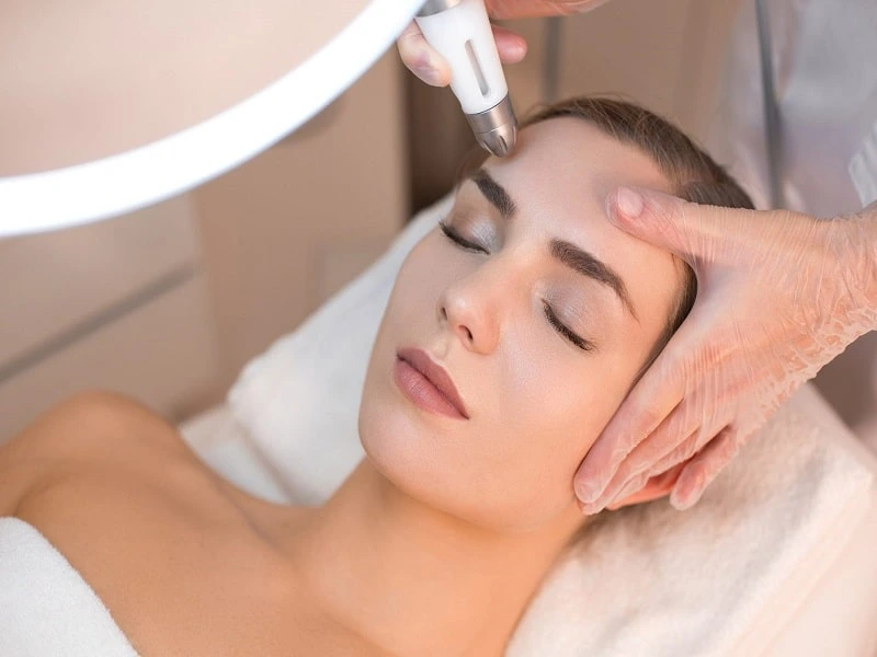 لیزر کیوسوئیچ مدلایت-https://dermatologyclinic.ir