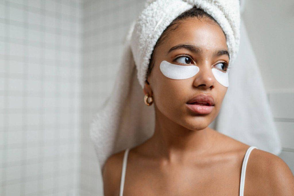 عوارض تزریق فیلر زیر چشم چیست؟